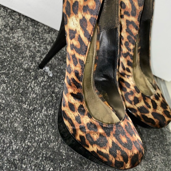 Black Cheetah Print Heels! - Picture 2 of 3